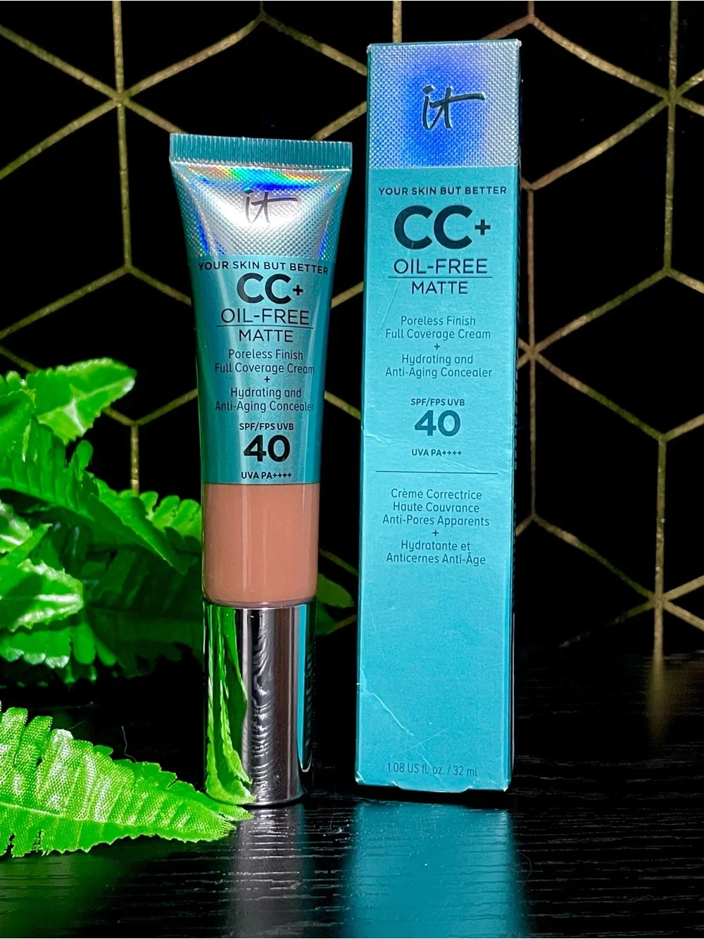 IT Cosmetics CC+ Oil-Free Matte Cream SPF 40 - Shade Deep